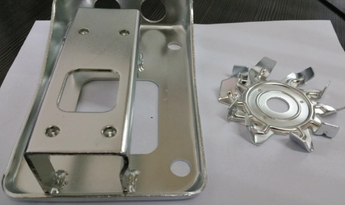 Ultra Low Consumption Acid Zinc Plating , The Coating Is White And Bright